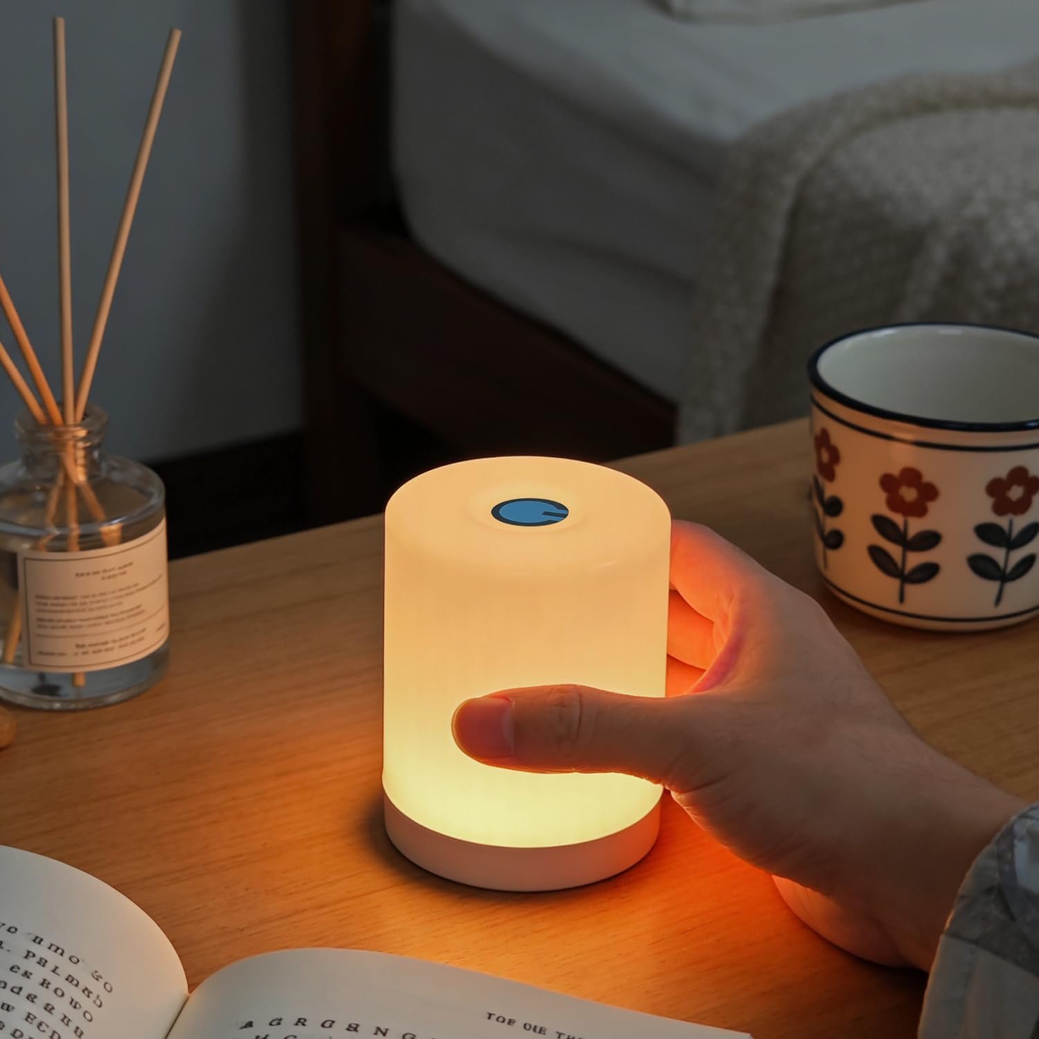 DAZZY DOT Rechargeable Baby Night Light, Dimmable Touch Nursery Lamp | 2600mAh battery, warm yellow glow, ABS material, USB-C charging, for breastfeeding, diaper changes, bedside, travel